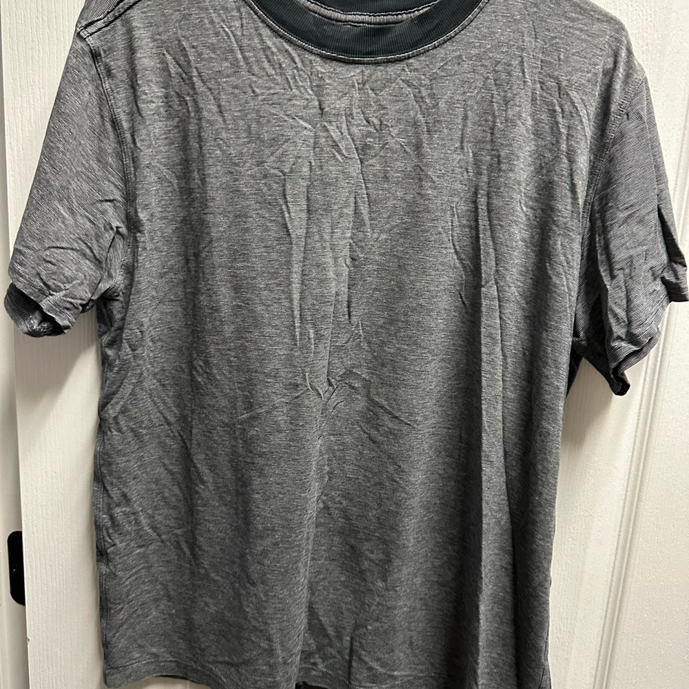 Lululemon Men's Gray T-Shirt size L/ NWOT#689